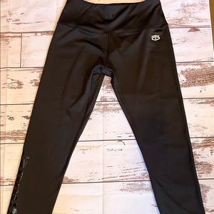 Black Tapout capri leggings